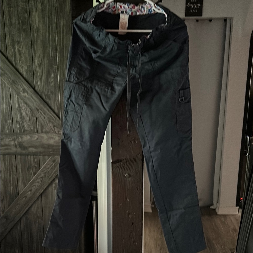 Woman’s dark gray Cargo Scrub Pants with 8 pockets
